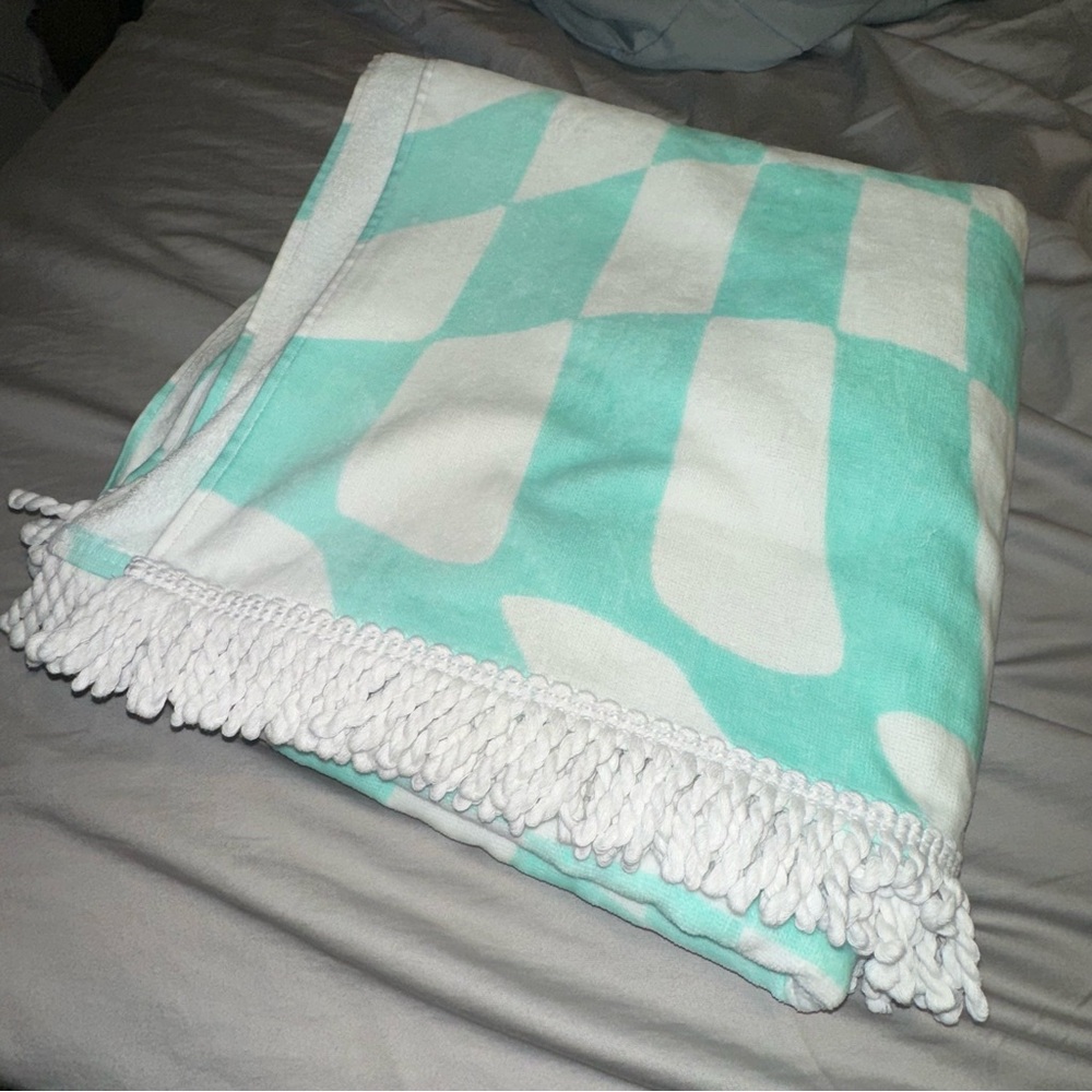 Moana Bikini White and Mint Beach Blanket - Picture 2 of 4